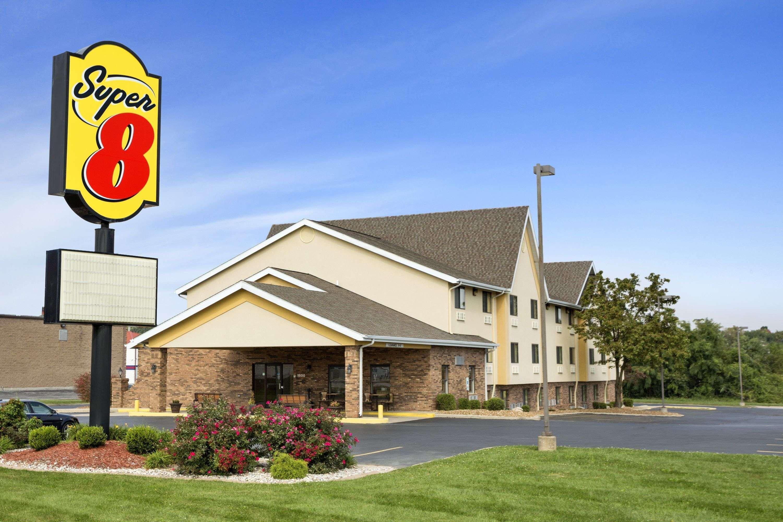 Super 8 By Wyndham Alton