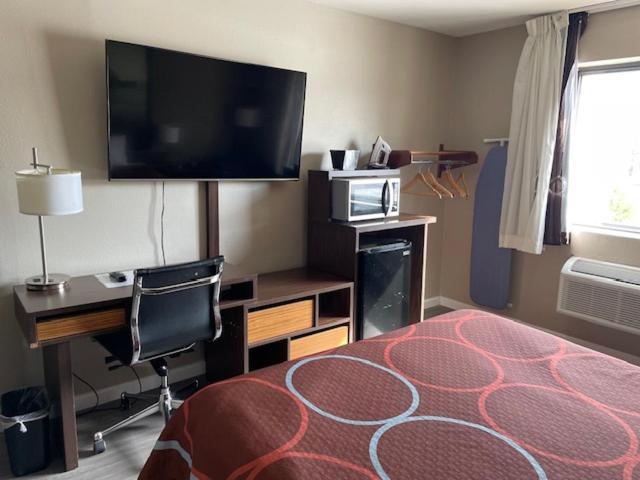 Super 8 By Wyndham Alton