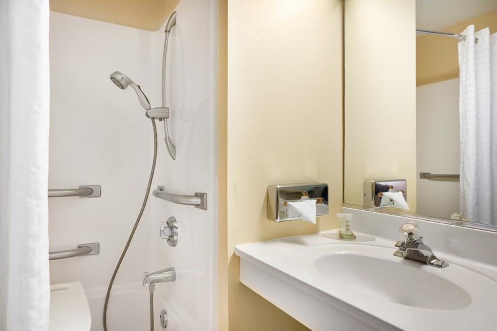 Motel Super 8 By Wyndham 2*